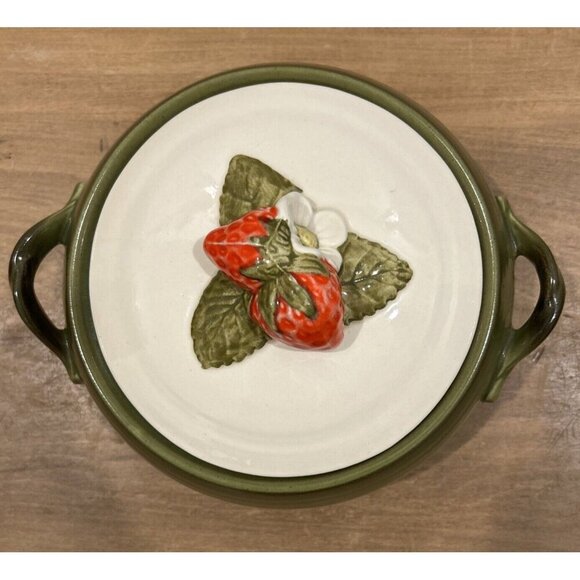 Metlox Poppytrail California Strawberry 8 1/2" Covered Vegetable Server Dish - Picture 3 of 6